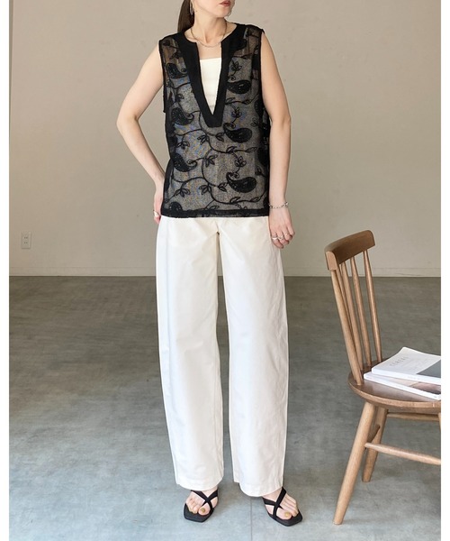 She's Closet(シーズクローゼット)の「刺繍レースジャガード 深Vネック シアー メッシュベスト(ベスト・レディース・アイボリー/ブラック・FREE)」の16枚目の写真