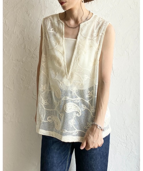 She's Closet(シーズクローゼット)の「刺繍レースジャガード 深Vネック シアー メッシュベスト(ベスト・レディース・アイボリー/ブラック・FREE)」の21枚目の写真