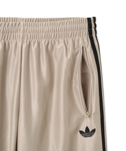 adidas(アディダス)の「adidas FIREBIRD METALLIC TRACK PANTS / アディダス ファイヤーバード メタリック トラックパンツ(その他パンツ・メンズ・カーキ・S/M/L/XL/XXL)」の3枚目の写真