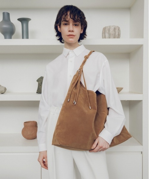 LE VERNIS(ル・ベルニ)の「LE VERNIS(ル・ベルニ) 《A4サイズ対応》Knot handle bag(トートバッグ・レディース・ダークブラウン/ブラウン/カーキ・FREE)」の3枚目の写真