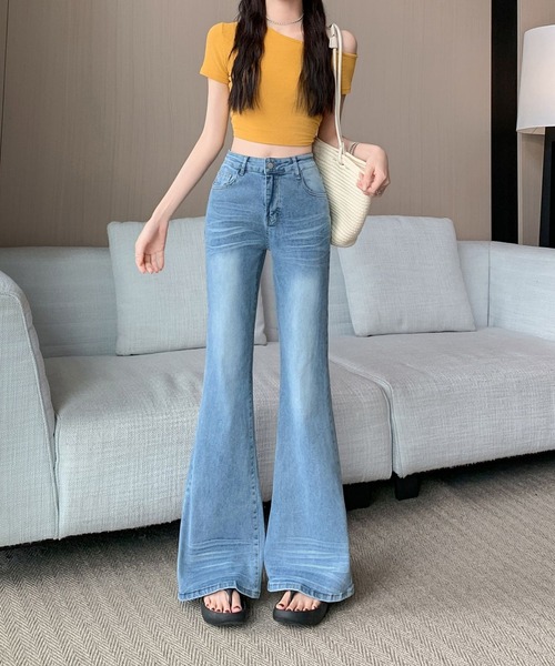 LUCPY(ラクピー)の「ハイウエストフレアデニムパンツ(デニムパンツ・レディース・ブルー・MEDIUM/LARGE/SMALL)」の1枚目の写真