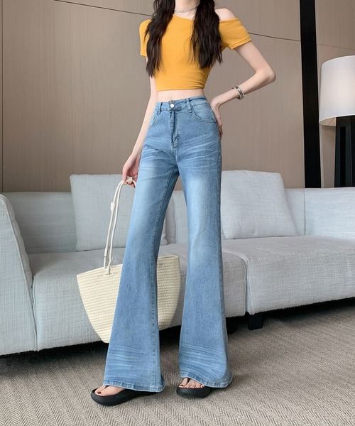 LUCPY(ラクピー)の「ハイウエストフレアデニムパンツ(デニムパンツ・レディース・ブルー・MEDIUM/LARGE/SMALL)」の2枚目の写真