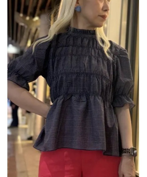 Te chichi(テチチ)の「スタンドフリルシャーリングブラウス(シャツ/ブラウス・レディース・ネイビー/オフホワイト/ブルー・F)」の2枚目の写真
