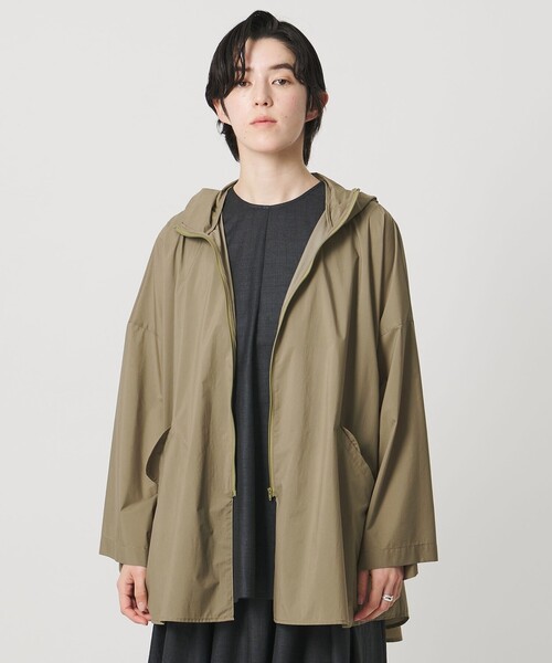 MARW UNITED ARROWS（マルゥ ユナイテッドアローズ）の「＜MARW UNITED ARROWS＞ポケッタブル ジップアップ フーディー 撥水（その他アウター・レディース・オリーブ/ブラック・FREE）」の3枚目の写真