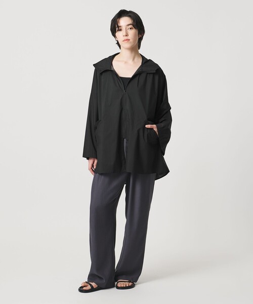 MARW UNITED ARROWS（マルゥ ユナイテッドアローズ）の「＜MARW UNITED ARROWS＞ポケッタブル ジップアップ フーディー 撥水（その他アウター・レディース・オリーブ/ブラック・FREE）」の8枚目の写真