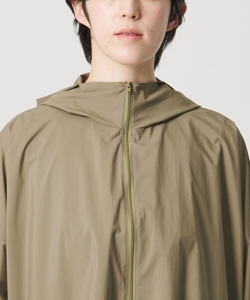 MARW UNITED ARROWS（マルゥ ユナイテッドアローズ）の「＜MARW UNITED ARROWS＞ポケッタブル ジップアップ フーディー 撥水（その他アウター・レディース・オリーブ/ブラック・FREE）」の13枚目の写真