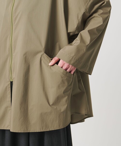 MARW UNITED ARROWS（マルゥ ユナイテッドアローズ）の「＜MARW UNITED ARROWS＞ポケッタブル ジップアップ フーディー 撥水（その他アウター・レディース・オリーブ/ブラック・FREE）」の14枚目の写真