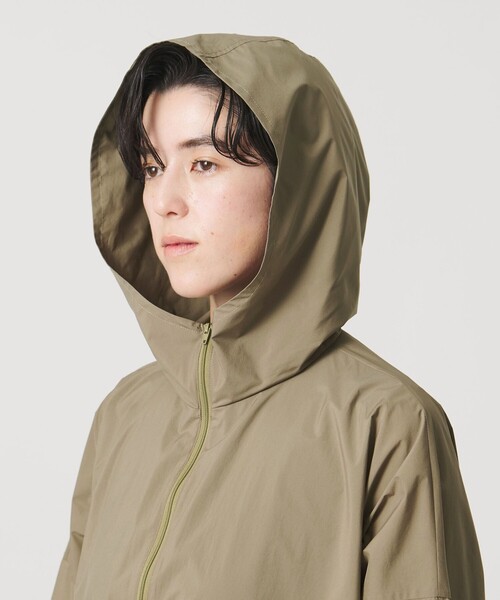 MARW UNITED ARROWS（マルゥ ユナイテッドアローズ）の「＜MARW UNITED ARROWS＞ポケッタブル ジップアップ フーディー 撥水（その他アウター・レディース・オリーブ/ブラック・FREE）」の16枚目の写真