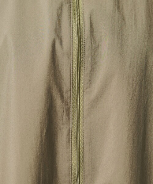 MARW UNITED ARROWS（マルゥ ユナイテッドアローズ）の「＜MARW UNITED ARROWS＞ポケッタブル ジップアップ フーディー 撥水（その他アウター・レディース・オリーブ/ブラック・FREE）」の19枚目の写真