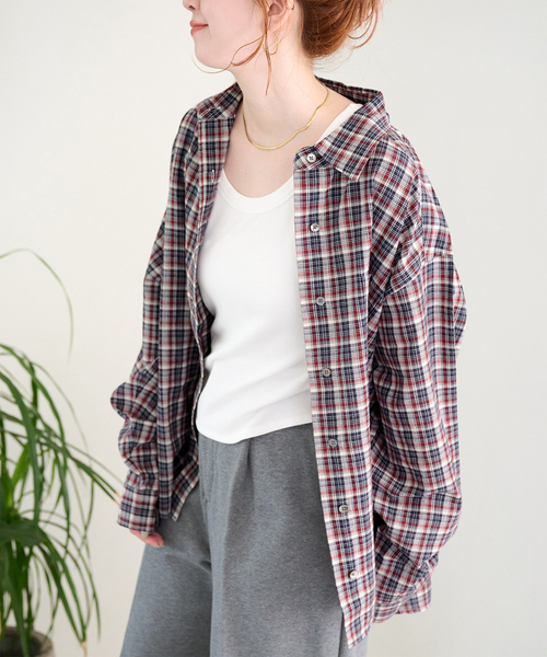 B.C STOCK(ベーセーストック)の「ウォッシャブル / Gleamy / グリーミー パターンシャツ(シャツ/ブラウス・レディース・レッド系その他/ブルー系その他/ダークブルー・FREE)」の3枚目の写真