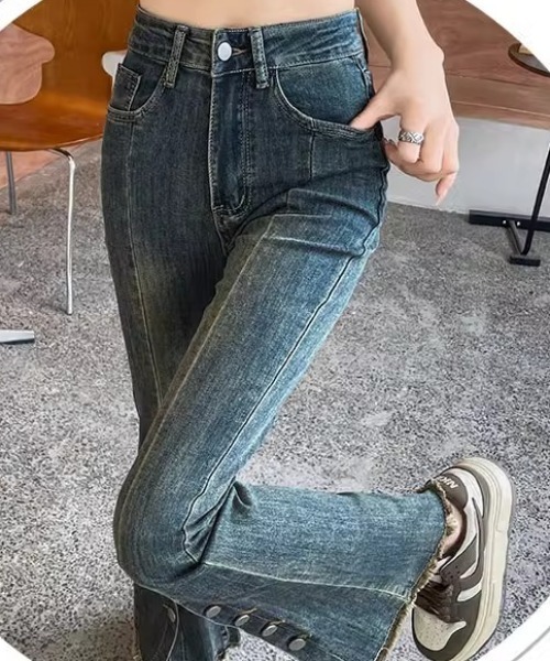 semuse（セミューズ）の「ボタンスリットデニムフレアパンツ（デニムパンツ・レディース・ブルー・S/M/L）」の3枚目の写真