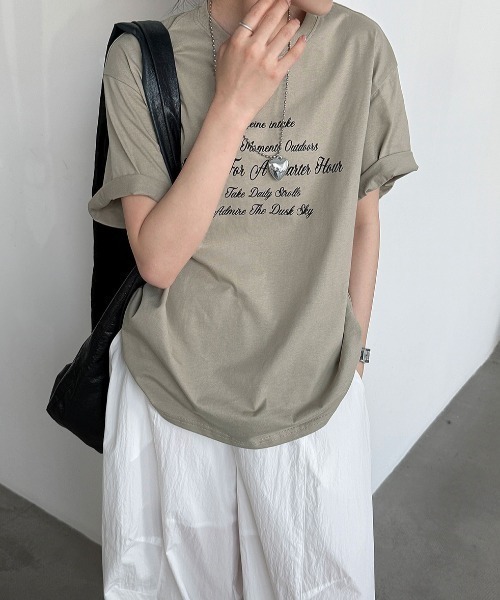 semplice(センプリチェ)の「ロゴプリント半袖 T シャツ(Tシャツ/カットソー・レディース・キャメル/ネイビー・F)」の3枚目の写真
