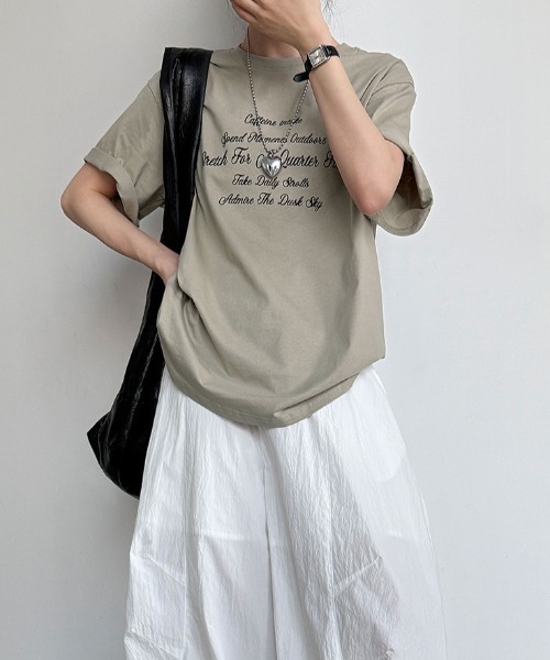 semplice(センプリチェ)の「ロゴプリント半袖 T シャツ(Tシャツ/カットソー・レディース・キャメル/ネイビー・F)」の4枚目の写真