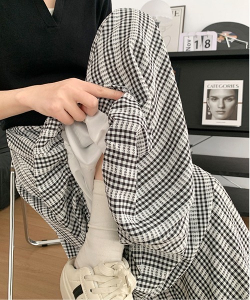 &soiree(アンドソワレ)の「ギンガムチェックイージーバルーンワイドパンツ(その他パンツ・レディース・ブラック/ピンク/サックスブルー・LARGE/MEDIUM/SMALL)」の6枚目の写真