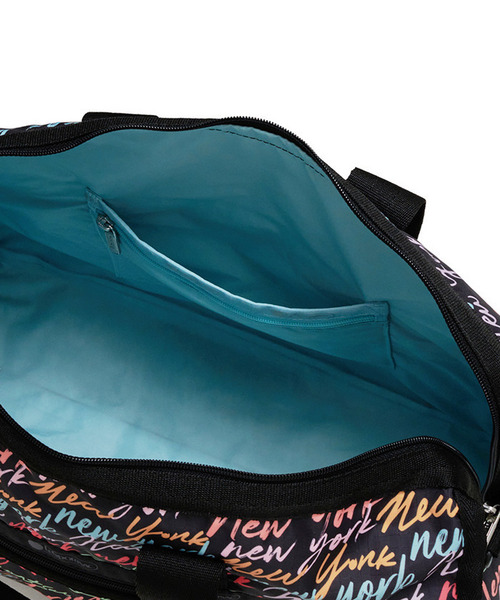 LeSportsac(レスポートサック)の「DELUXE MED WEEKENDER NYCスクリプトブラック(ボストンバッグ・レディース・ブラック・FREE)」の10枚目の写真