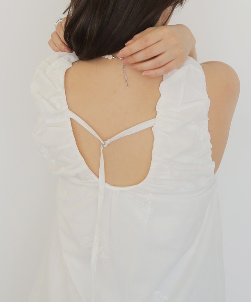 cheriella(シェリエラ)の「【cheriella】刺繍ギャザーチュニックワンピース EMBROIDERY GATHER TUNIC DRESS(キャミソール・レディース・アイボリー/ブラック・FREE)」の9枚目の写真