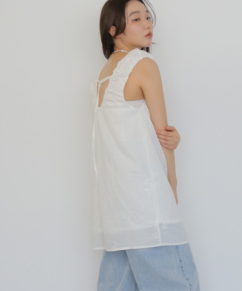 cheriella(シェリエラ)の「【cheriella】刺繍ギャザーチュニックワンピース EMBROIDERY GATHER TUNIC DRESS(キャミソール・レディース・アイボリー/ブラック・FREE)」の8枚目の写真