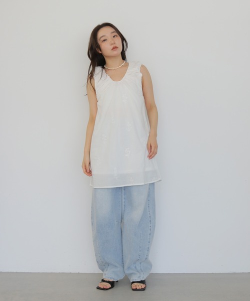 cheriella(シェリエラ)の「【cheriella】刺繍ギャザーチュニックワンピース EMBROIDERY GATHER TUNIC DRESS(キャミソール・レディース・アイボリー/ブラック・FREE)」の10枚目の写真
