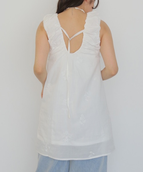cheriella(シェリエラ)の「【cheriella】刺繍ギャザーチュニックワンピース EMBROIDERY GATHER TUNIC DRESS(キャミソール・レディース・アイボリー/ブラック・FREE)」の13枚目の写真