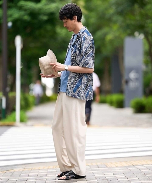 a.v.v(アーヴェヴェ)の「〈シアー / 清涼感〉アートプリントオープンカラーシャツ【五分袖 / 洗濯機で洗える】(シャツ/ブラウス・メンズ・ブルー/ブラウン・48/46/50)」の5枚目の写真