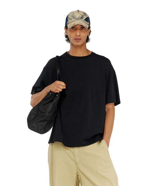 DIESEL(ディーゼル)の「メンズ Tシャツ T-BOXT-AA16(Tシャツ/カットソー・メンズ・ホワイト/ブラック・SMALL/LARGE/XX-LARGE/XXX-LARGE/X-LARGE/X-SMALL/MEDIUM)」の5枚目の写真