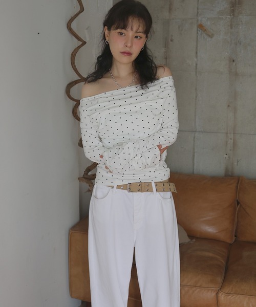 Mili affinity(ミリアフィニティー)の「ドットドレープオフショルTシャツ(Tシャツ/カットソー・レディース・杢グレー/ブラック/オフホワイト・FREE)」の9枚目の写真