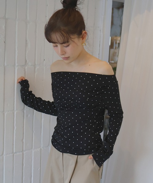 Mili affinity(ミリアフィニティー)の「ドットドレープオフショルTシャツ(Tシャツ/カットソー・レディース・杢グレー/ブラック/オフホワイト・FREE)」の11枚目の写真