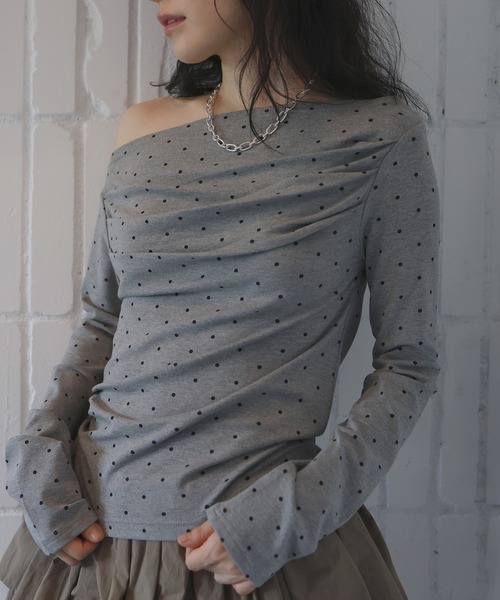 Mili affinity(ミリアフィニティー)の「ドットドレープオフショルTシャツ(Tシャツ/カットソー・レディース・杢グレー/ブラック/オフホワイト・FREE)」の21枚目の写真