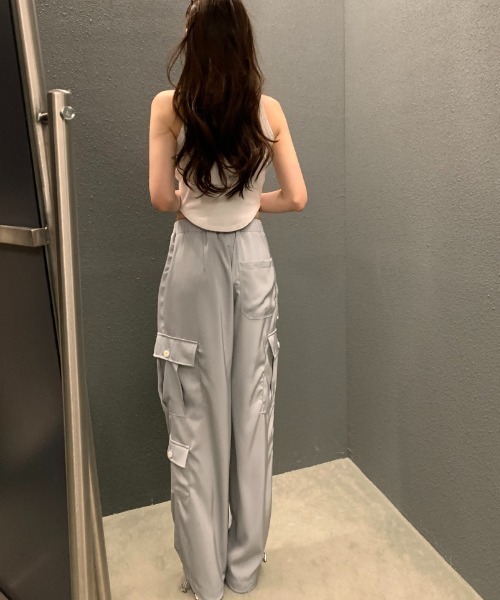 AMAJI(アマジ)の「ウエストベルト付き ルーズ ストレート カーゴパンツ(その他パンツ・レディース・ベージュ/グレー/ライトピンク・FREE)」の4枚目の写真