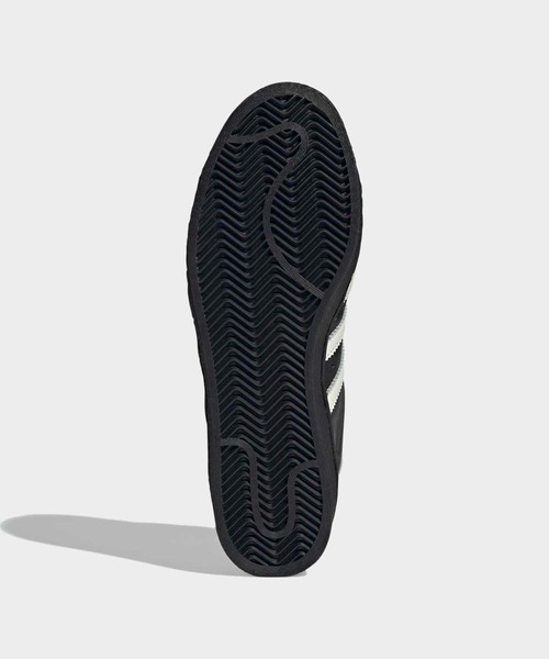 adidas(アディダス)の「スーパースター 82 / SUPERSTAR 82 GTX for Japan アディダスオリジナルス adidas Originals スニーカー ゴアテックス(スニーカー・メンズ・ブラック・22.0cm/22.5cm/23.0cm/23.5cm/24.0cm/27.5cm/28.0cm/28.5cm/29.0cm/24.5cm/25.0cm/25.5cm/26.0cm/26.5cm/27.0cm)」の3枚目の写真