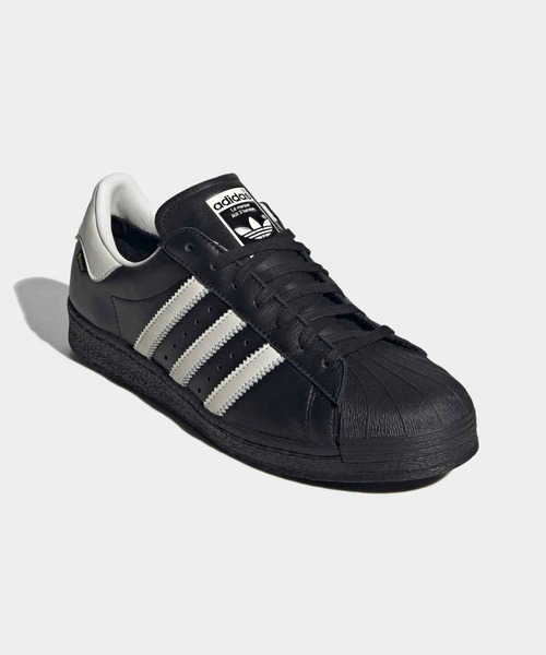 adidas(アディダス)の「スーパースター 82 / SUPERSTAR 82 GTX for Japan アディダスオリジナルス adidas Originals スニーカー ゴアテックス(スニーカー・メンズ・ブラック・22.0cm/22.5cm/23.0cm/23.5cm/24.0cm/27.5cm/28.0cm/28.5cm/29.0cm/24.5cm/25.0cm/25.5cm/26.0cm/26.5cm/27.0cm)」の4枚目の写真