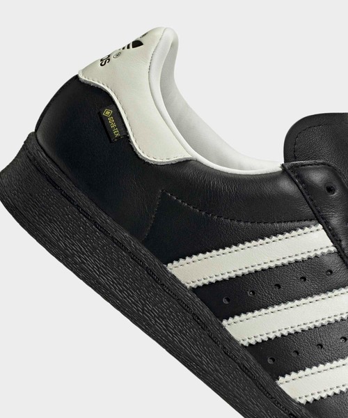 adidas(アディダス)の「スーパースター 82 / SUPERSTAR 82 GTX for Japan アディダスオリジナルス adidas Originals スニーカー ゴアテックス(スニーカー・メンズ・ブラック・22.0cm/22.5cm/23.0cm/23.5cm/24.0cm/27.5cm/28.0cm/28.5cm/29.0cm/24.5cm/25.0cm/25.5cm/26.0cm/26.5cm/27.0cm)」の8枚目の写真