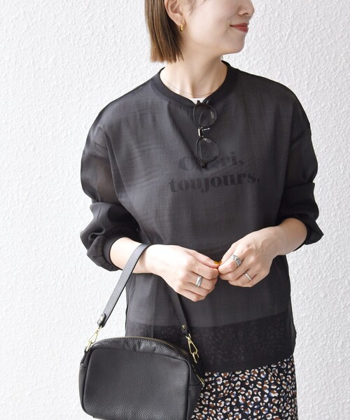 SHIPS any(シップス エニィ)の「SHIPS any:〈手洗い可能〉シアー ワイド トップス × フレンチ ロゴ TEE(シャツ/ブラウス・レディース・ブラック/ナチュラル/キャメル・ONE SIZE)」の2枚目の写真
