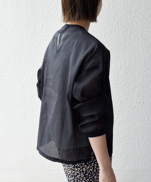 SHIPS any(シップス エニィ)の「SHIPS any:〈手洗い可能〉シアー ワイド トップス × フレンチ ロゴ TEE(シャツ/ブラウス・レディース・ブラック/ナチュラル/キャメル・ONE SIZE)」の17枚目の写真