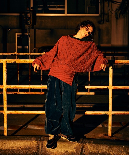 glamb(グラム)の「Double Head Pullover Knit / ダブルヘッドプルオーバーニット(ニット/セーター・メンズ・ブラック/ホワイト/レッド・M/L)」の4枚目の写真