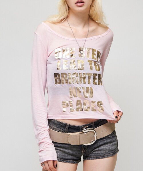 WHO'S WHO gallery(フーズフーギャラリー)の「【26AW LOOK掲載品番】メタリックロゴシアートップス(Tシャツ/カットソー・レディース・ブラック/ピンク/グレー・FREE)」の19枚目の写真