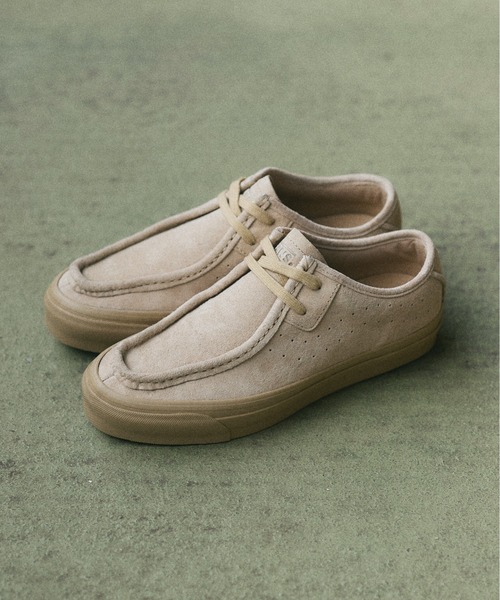 VANS（バンズ）の「PREMIUM SF MOC LOW　VN000Z3XICX（スニーカー・メンズ・ベージュ・10/9h/9/8h/8/7h/7/6h/6/5h/5/11/10h）」の2枚目の写真