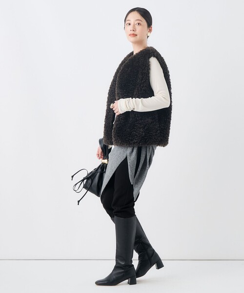 NOLLEY’S(ノーリーズ)の「ウォッシャブルカシミヤ混三角ストール(ニット/セーター・レディース・オフホワイト/グレー・FREE)」の12枚目の写真