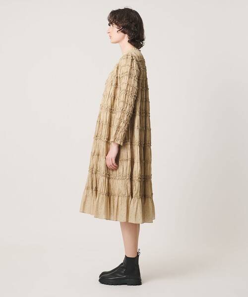 Pheeta(フィータ)の「<Pheeta>Billie ミモレ丈 ドットプリント ワンピース / 016C-40P(ワンピース・レディース・ベージュ/ネイビー・2/1)」の6枚目の写真
