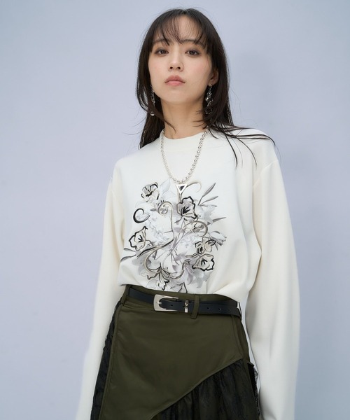 HARE(ハレ)の「フラワーシシュウカットソー(HARE)(Tシャツ/カットソー・レディース・ブラック/ホワイト・FREE)」の2枚目の写真