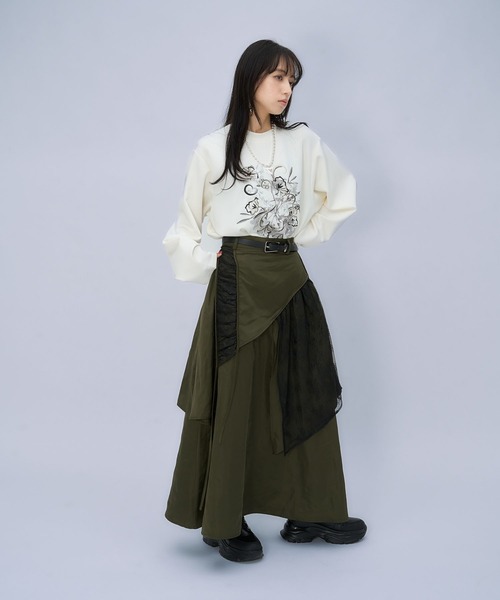 HARE(ハレ)の「フラワーシシュウカットソー(HARE)(Tシャツ/カットソー・レディース・ブラック/ホワイト・FREE)」の4枚目の写真