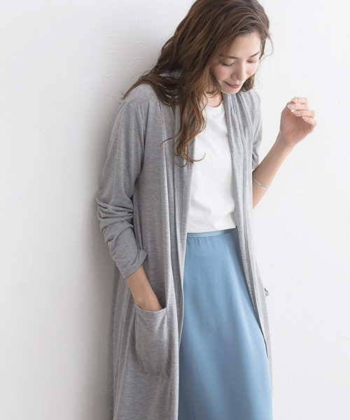 Pierrot（ピエロ）の「UVカットロングトッパーカーディガン 吸汗速乾 カーデ（カーディガン/ボレロ・レディース・ブラック/ブラウン系その他/モカ/ベージュ/ネイビー/ブルー系その他/カーキオリーブ/杢グレー/スモークピンク/ブルー系その他2・L/M）」の13枚目の写真