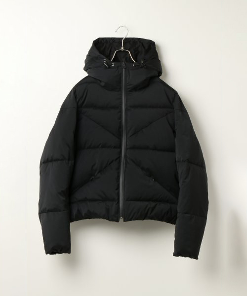 VENCEEXCHANGE（ヴァンスエクスチェンジ）の「エアコンダウンジャケット  （ダウンジャケット/コート・レディース・アッシュグレー/ブラック/Red・MEDIUM）」の2枚目の写真