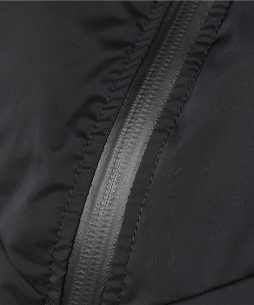 VENCEEXCHANGE（ヴァンスエクスチェンジ）の「エアコンダウンジャケット  （ダウンジャケット/コート・レディース・アッシュグレー/ブラック/Red・MEDIUM）」の10枚目の写真