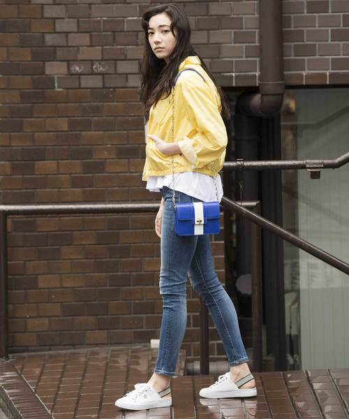 TOMMY HILFIGER(トミーヒルフィガー)の「【オンライン限定カラー】【ショルダーチェーン】【レザー】ショルダーバッグ(ショルダーバッグ・レディース・マルチ/ホワイト/ブルー・FREE)」の7枚目の写真