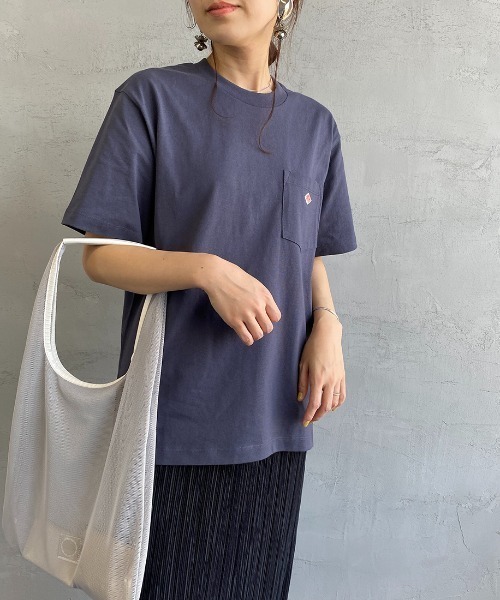 DANTON（ダントン）の「[DANTON/ダントン] クルーネックポケットTシャツ（Tシャツ/カットソー・レディース・ホワイト/ブラック/ネイビー/ホワイト×グレー/ホワイト×ネイビー/アイボリー/レッド/ライトイエロー/ライトブルー/ベージュ/サーモンピンク/ダークグレー/クリーム/グリーン/ライトグレー/オレンジ/ブラウン/グリーン系その他/バーガンディー/ライトベージュ/ウッド/パープル/イエロー/ネイビー系・34/36/42/38/40）」の18枚目の写真