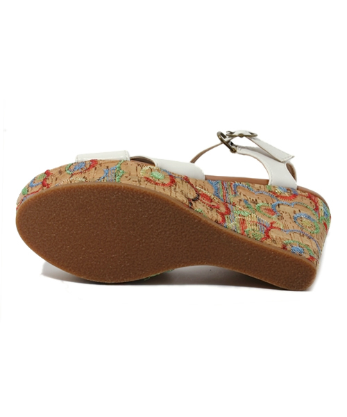 one after another NICE CLAUP(ワンアフターアナザーナイスクラップ)の「【ナイスクラップ】ソール柄入りサンダル(サンダル・レディース・オフホワイト/レッド/ブラック・SMALL/MEDIUM/LARGE)」の5枚目の写真