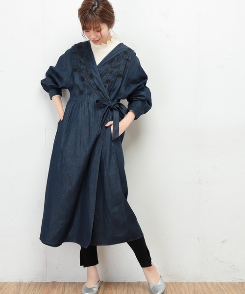 natural couture（ナチュラルクチュール）の「デニム刺繍2WAYワンピース（ワンピース・レディース・ネイビー/ブルー・FREE）」の13枚目の写真