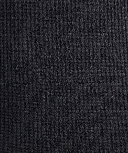 5351 POUR LES HOMMES（ゴーサンゴーイチプールオム）の「クルーネック　ワッフルプルオーバー（ニット/セーター・メンズ・ブラック/グレー/ブルー・44/48/46）」の9枚目の写真
