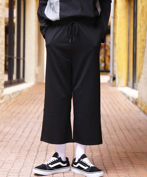 revertical（リバーティカル）の「ポンチ素材 リラックス ガウチョ ワイドパンツ（その他パンツ・メンズ・ブラック/ネイビー/ベージュ・XL/M/L）」の2枚目の写真